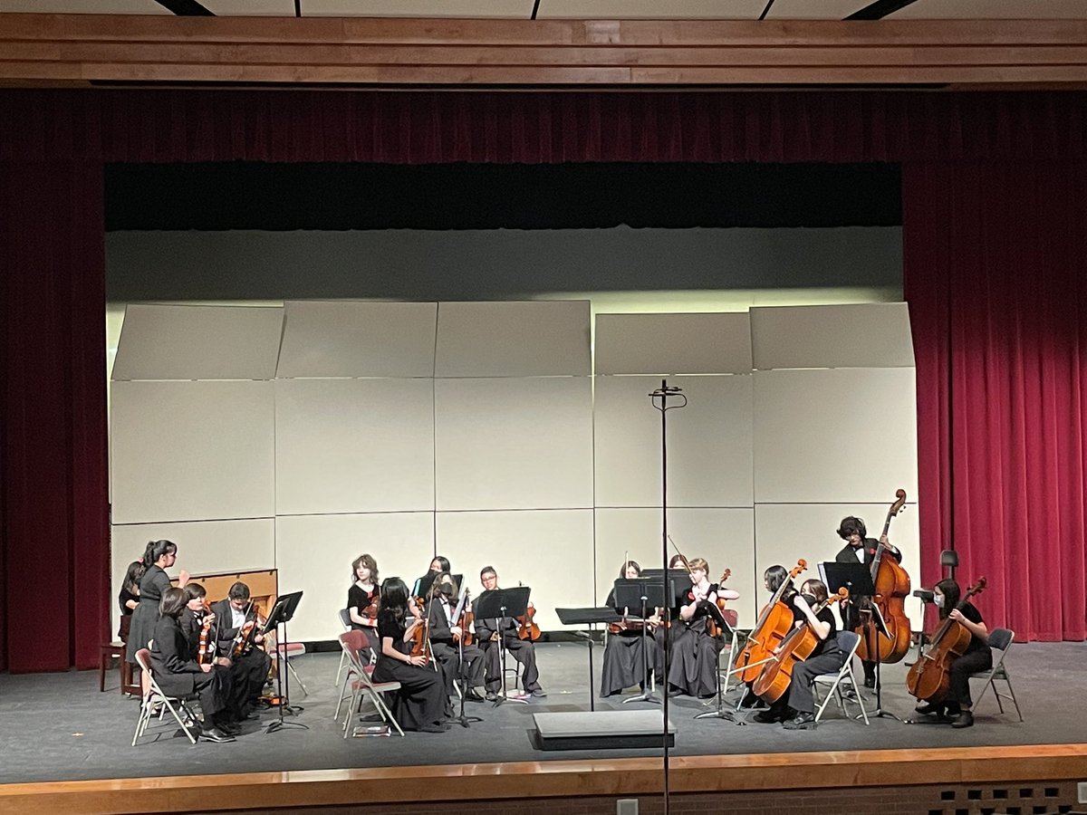 michellemtz2006's tweet photo. Supporting our Choir and Orchestra students today as they compete for UIL!  Love that I can support all my kids outside my classroom ❤️🚌🎼@NISDZachry @NISDZachryCyber @hbzorchestras @ZachryPE @ZmsChoir https://t.co/QVYjhiN055