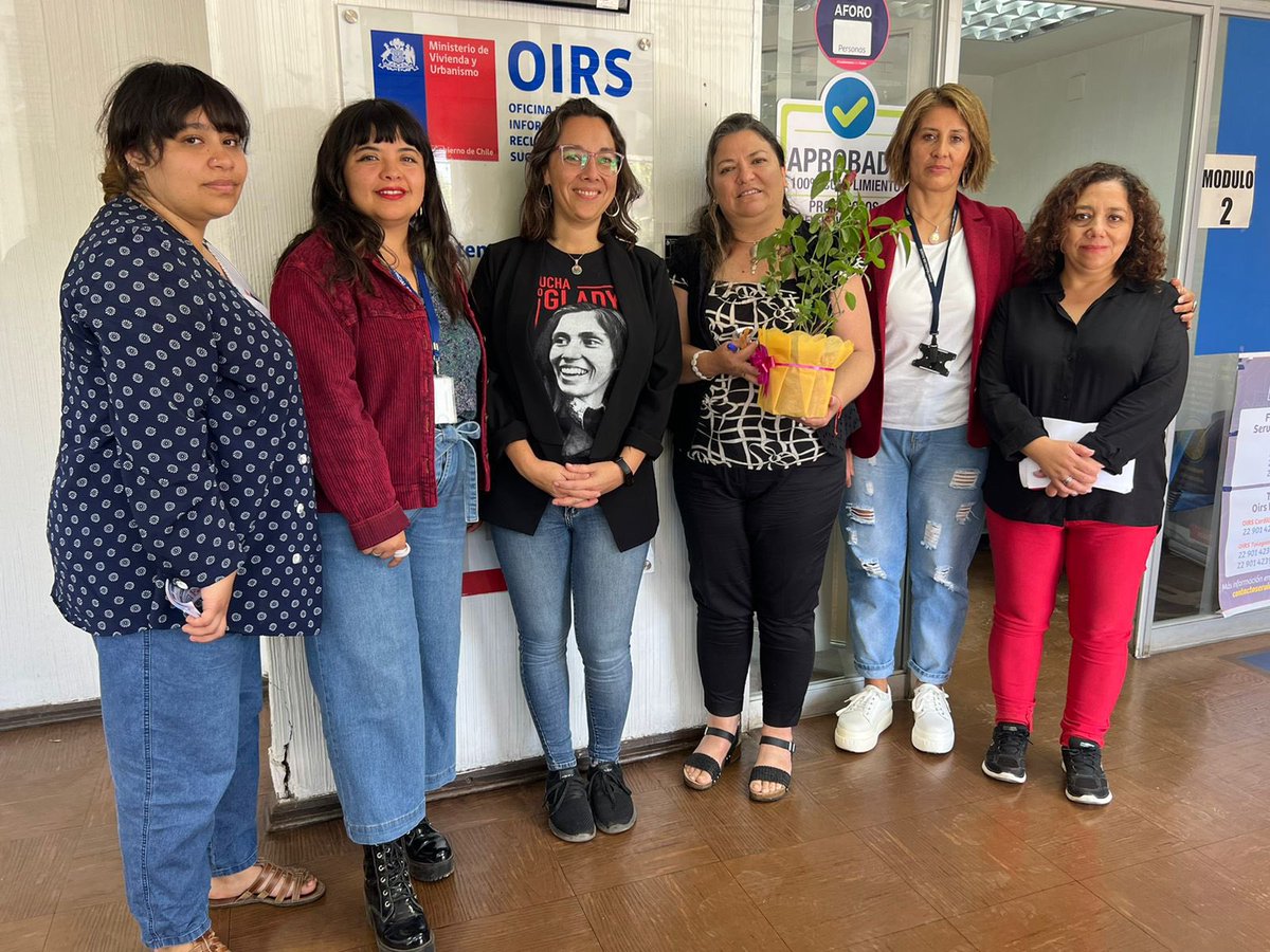 DPPMelipilla's tweet photo. 🔹 Nuestra Delegada Presidencial Provincial de Melipilla, #SandraSaavedra, junto al equipo territorial de #DPPMelipilla, hicieron un recorrido por diversos servicios públicos para saludar las funcionarias en el marco de..
#SigueHilo 1/2 https://t.co/XUkWiCypEL