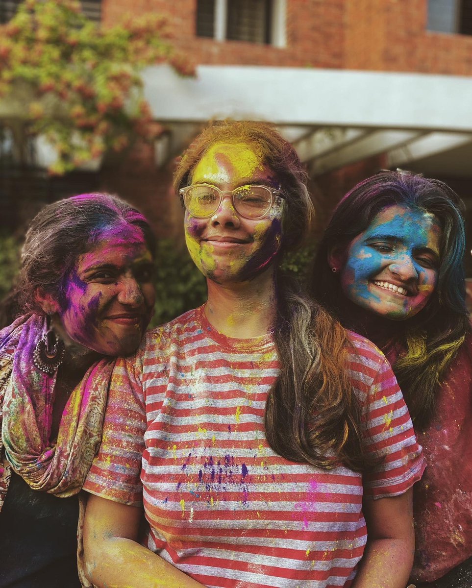 smritisudesh's tweet photo. Reporting the hues of Holi from Asian college of Journalism @ACJIndia.
#Holi2023 #ACJLive #8MarchWomensDay https://t.co/6iDczGgDw5