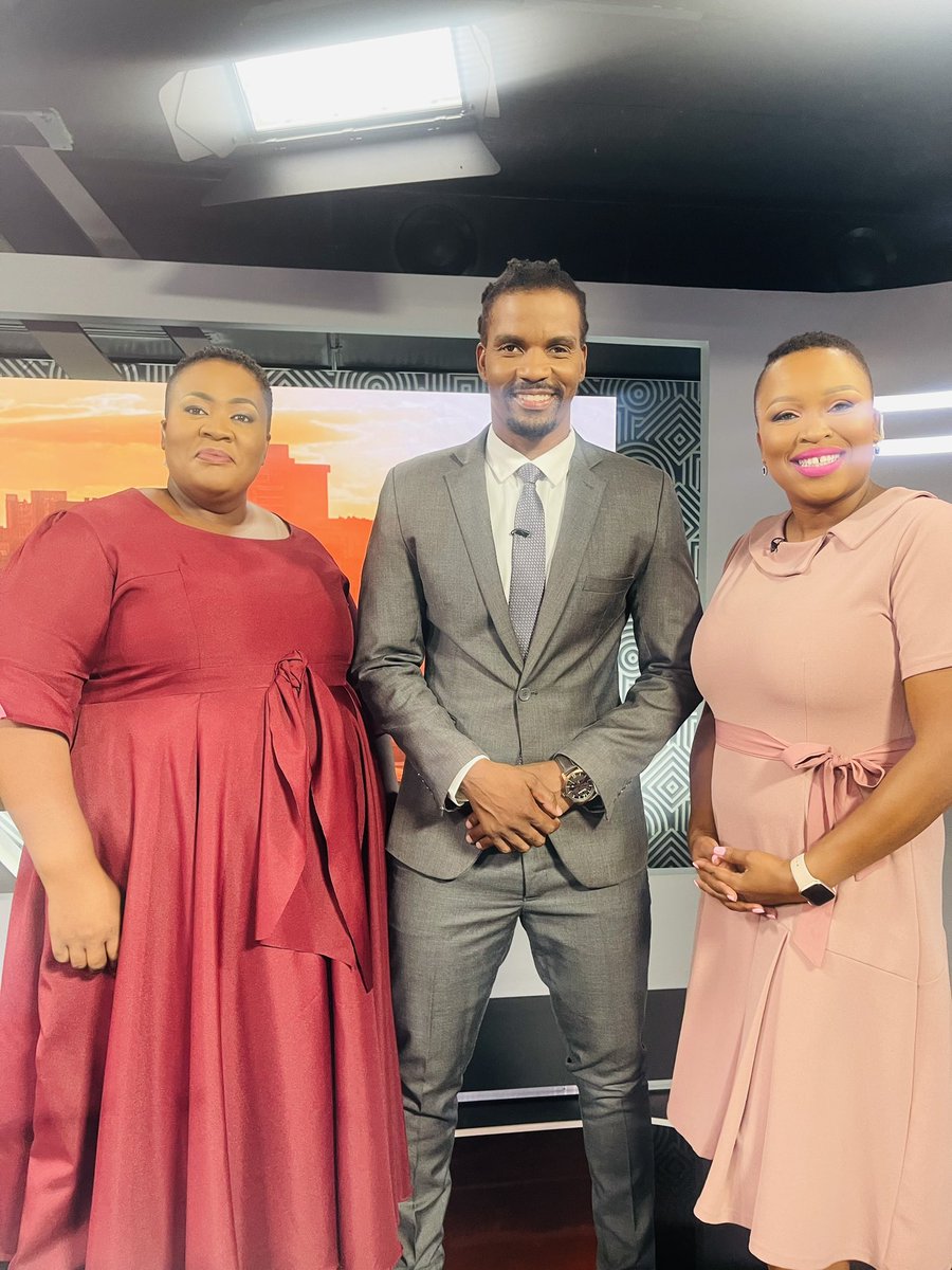 ThabileStella's tweet photo. Bringing you @IzindabaZethu on Mzansi Wethu Channel 163 shortly at 19:00. Please tune in. #IzindabaZethu
#IindabaZethu
#Isikhathisifikile
#Ixeshalifikile
#Ingqophamlando
#MzansiWethu
#Channel163
#NewzroomAfrika @Newzroom405 https://t.co/aNyis9vgpl