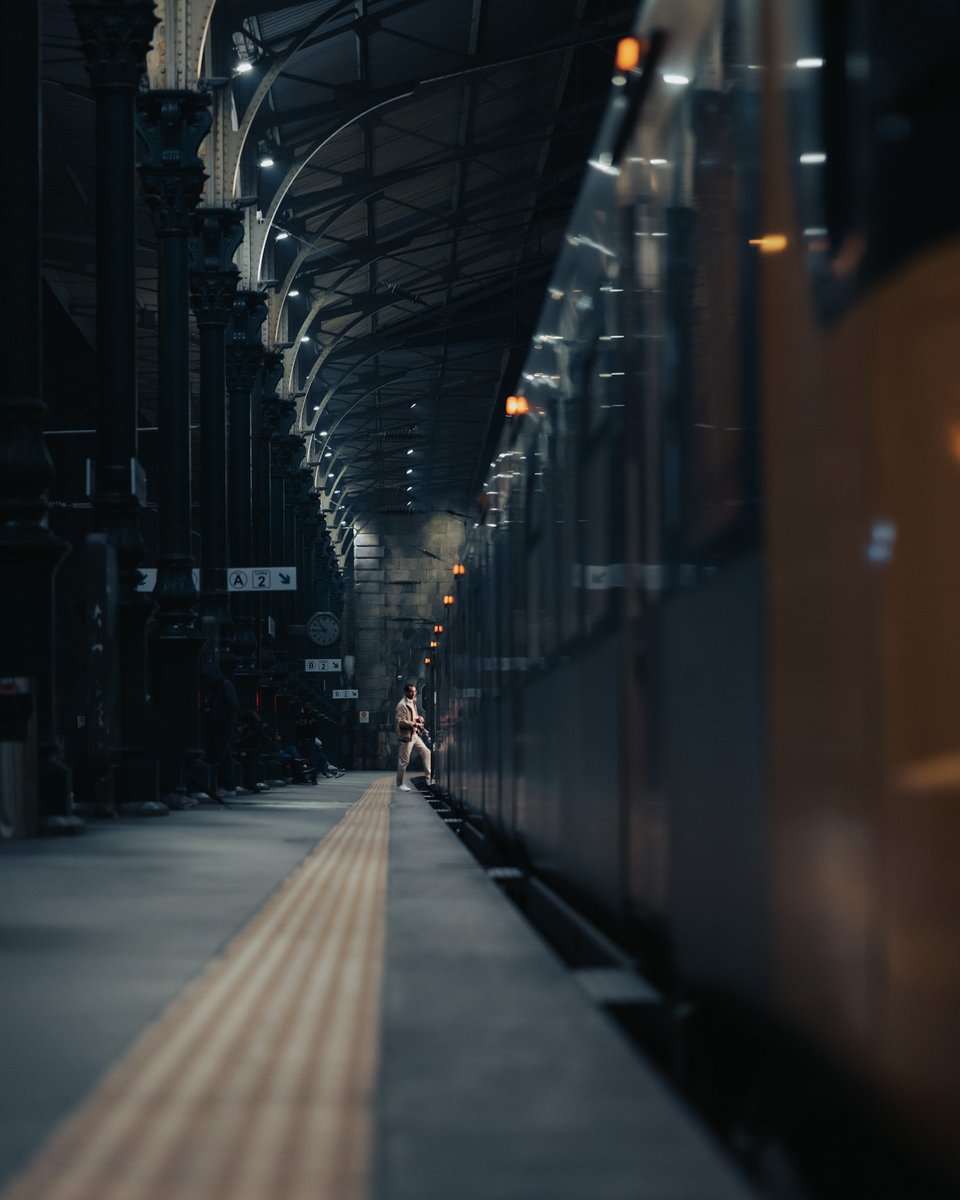 Catching the last ride
#streetphoto #streetphotography #nft