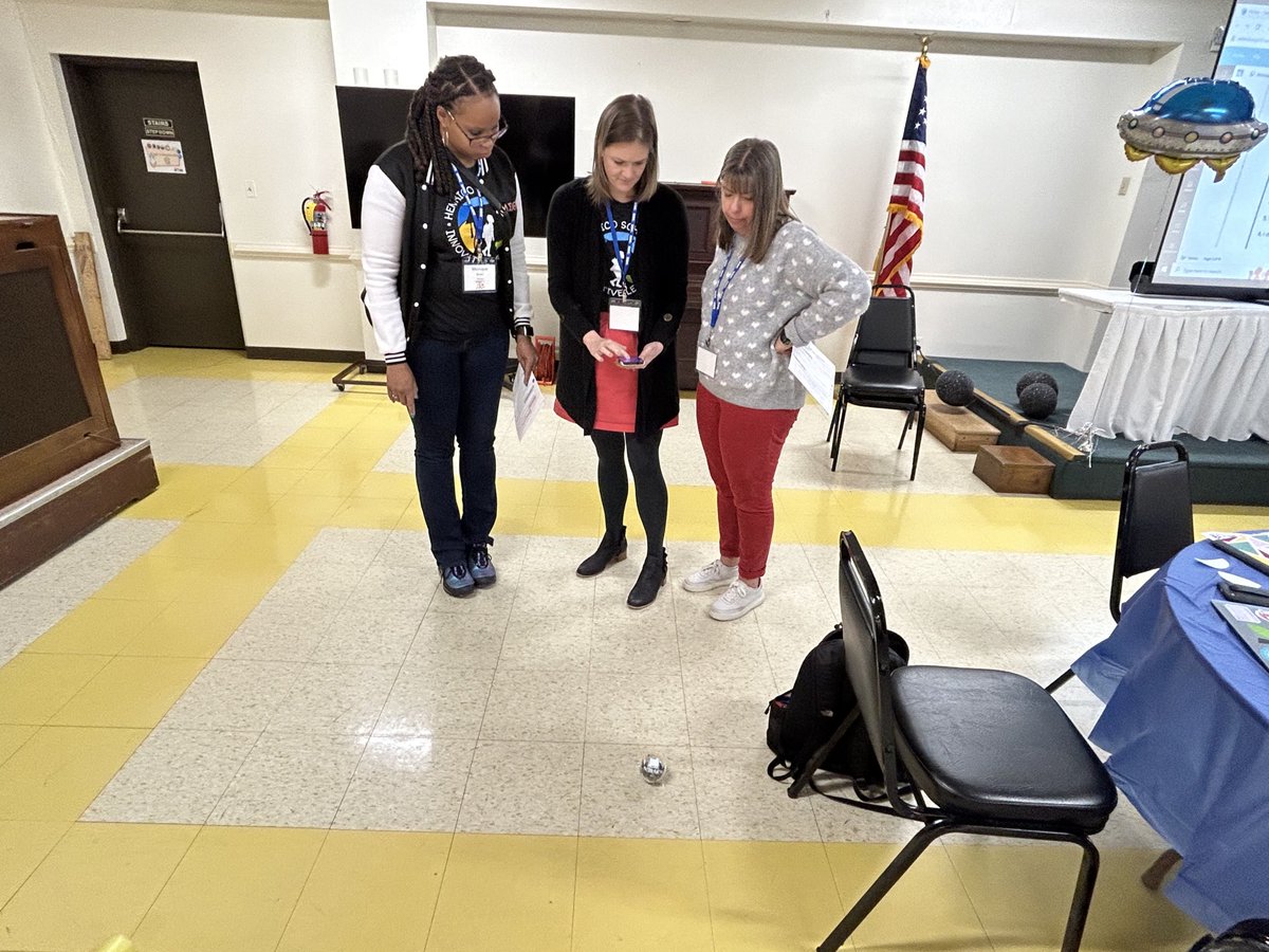 NDubs2017's tweet image. Sphero fun at #EdTechRVA2023!! ⁦⁦@HenricoSchools⁩ ⁦⁦@HCPS_Innovates⁩