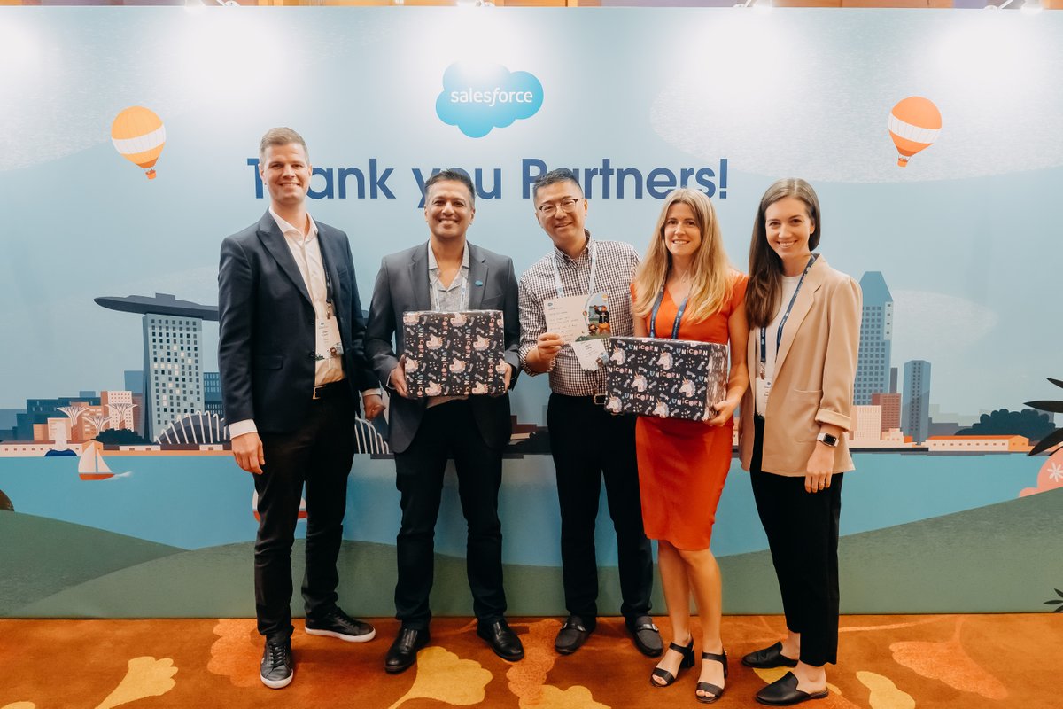 partnerforce's tweet image. At Salesforce, we're committed to making a difference with our partners. 🌟 Check out our ASEAN partners joining forces to assemble care packages for Children's Wishing Well.

Show us how you're making an impact by taking the #PledgeForImpact: sforce.co/3IGmxxe.