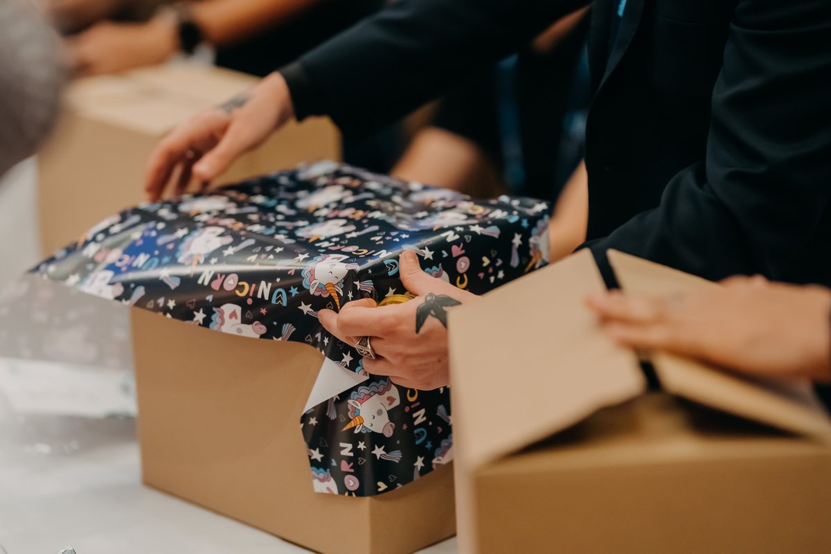 partnerforce's tweet image. At Salesforce, we're committed to making a difference with our partners. 🌟 Check out our ASEAN partners joining forces to assemble care packages for Children's Wishing Well.

Show us how you're making an impact by taking the #PledgeForImpact: sforce.co/3IGmxxe.