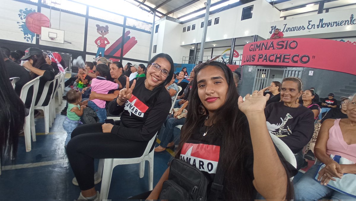 En el día de la mujer, las Rebeldes dicen presente en el Secretariado Municipal Ampliado que al momento se desarrolla en el Estado <a href="/MRTAragua/">MRT Aragua</a>  Mpio. <a href="/mrtlinaresofic/">𝐓𝐔𝐏𝐀𝐌𝐀𝐑𝐎 𝐋𝐈𝐍𝐀𝐑𝐄𝐒</a>, quienes expresan su compromiso y lealtad a la revolución bolivariana.

#ChávezFeminista