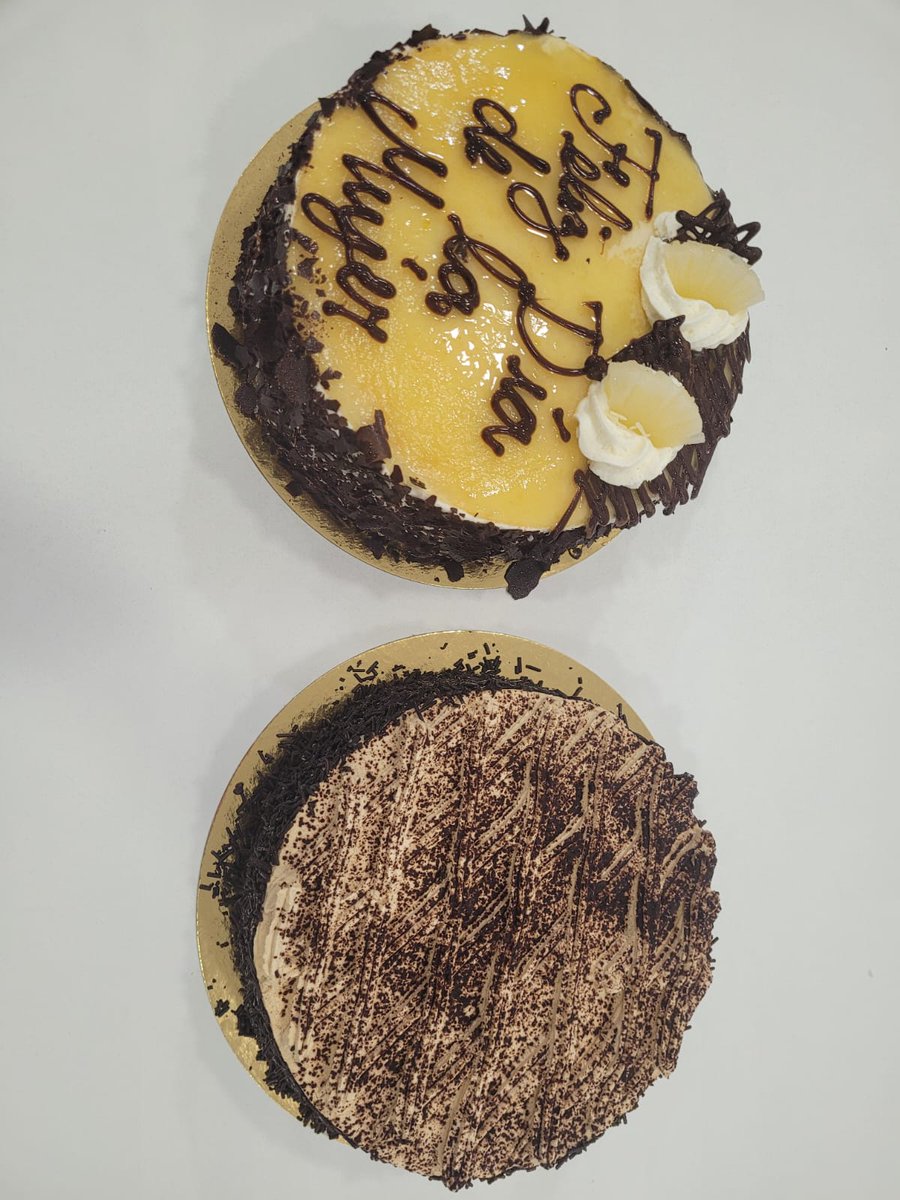 Yuri04518207's tweet photo. Sorpresa d nuestra jefa la gobernanta por el día d la mujer trabajadora con una deliciosas tartas ,nosotras hemos estado muy felices gracias 😘😘 por el gran detalle #8DeMarzo #SunsetHarbour @Radha_dadlani  @lourdesGober  @samcendon  @paula272007  @GABRIEL42602234 https://t.co/WgFIP1sFHb