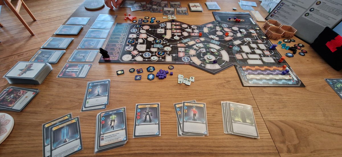 finley_cs's tweet photo. Dank Feiertag gab es es heute erstmalig #KlongImAll vom PoO🙃 Sehr coole Variation mit dem modularen Spielbrett und dem "intensiveren" Deckbuilding , gefällt uns nach dem Ersteindruck noch besser als #Klong, Erweiterungen kommen somit auf die Wunschliste 😁😇
#AlphabetChallenge https://t.co/Q3ch3kX4kL