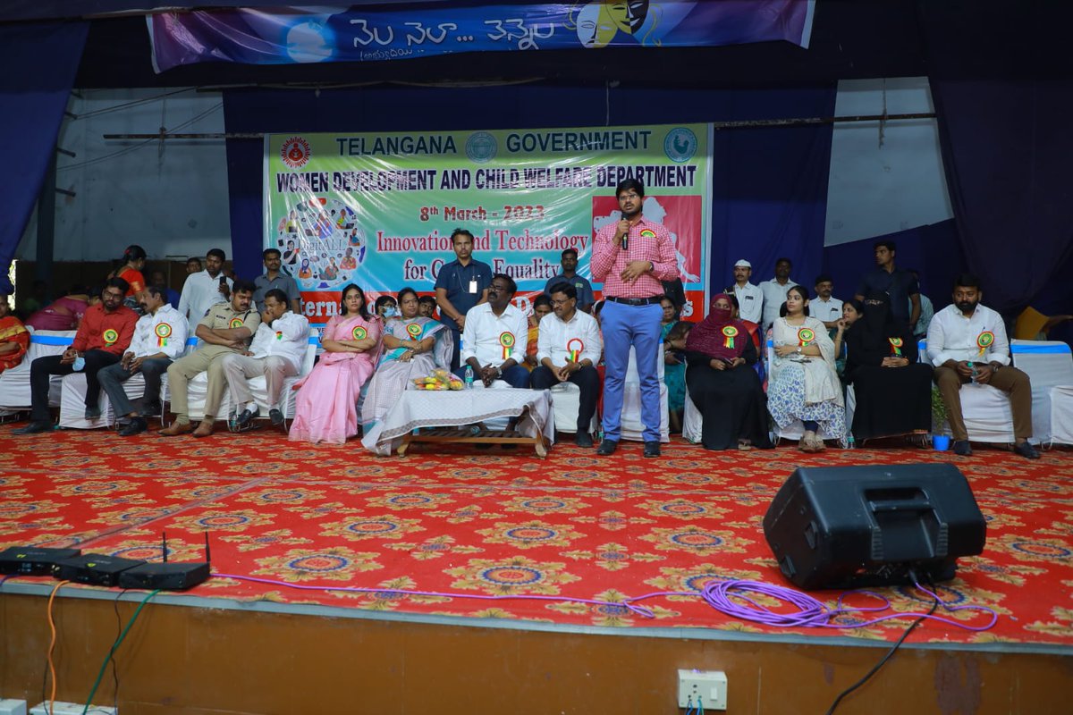 H_Bindu23's tweet photo. జిల్లా మహిళా మరియు శిశు సంక్షేమశాఖ ఆధ్వర్యంలో నిర్వహించిన మహిళా దినోత్సవ  కార్యక్రమంలో శ్రీ  పువ్వాడ అజయ్ కుమారు గారు శ్రీ వి పి గౌతమ్ జిల్లా కలెక్టర్ గారు, MLC గారు, Z P Chairperson గారు, మేయర్ గారు, CP గారు, Commissioner గారు మరియు ఇతరులు  పాల్గొన్నారు @Collector_KMM https://t.co/21wrXqvihU