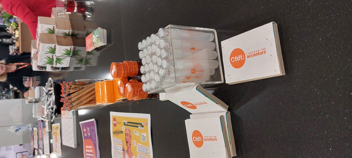 8 mars La cfdt Accenture organisait ce matin une rencontre avec les salariés parisiens à l´occasion de la journée des droits des femmes <a href="/CFDT/">CFDT</a> <a href="/F3CCFDT/">F3C CFDT</a> @AccentureFrance