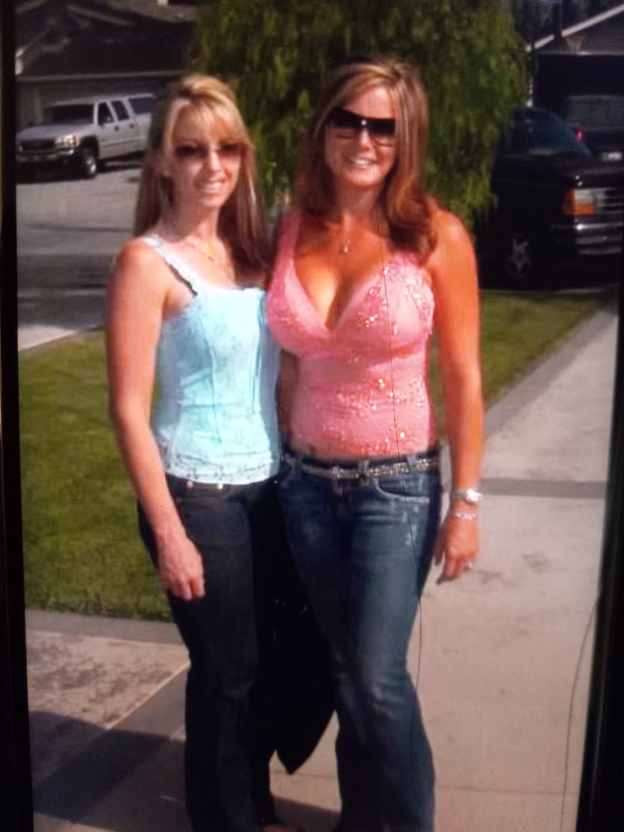 ImLolly713's tweet image. We are connected always 🌹🌙❤️‍🩹 
My sister @JamieRoseBerryy should be alive. #ALS, #FDA &amp;amp; the ALSA withheld HOPE. JAMIE ROSE BERRY never gave up but even the strongest Warrior needs a weapon in battle. #NurOwnWorks  but the arsenal is behind FDA walls. #diedwaiting 💔🌈 #ENDALS