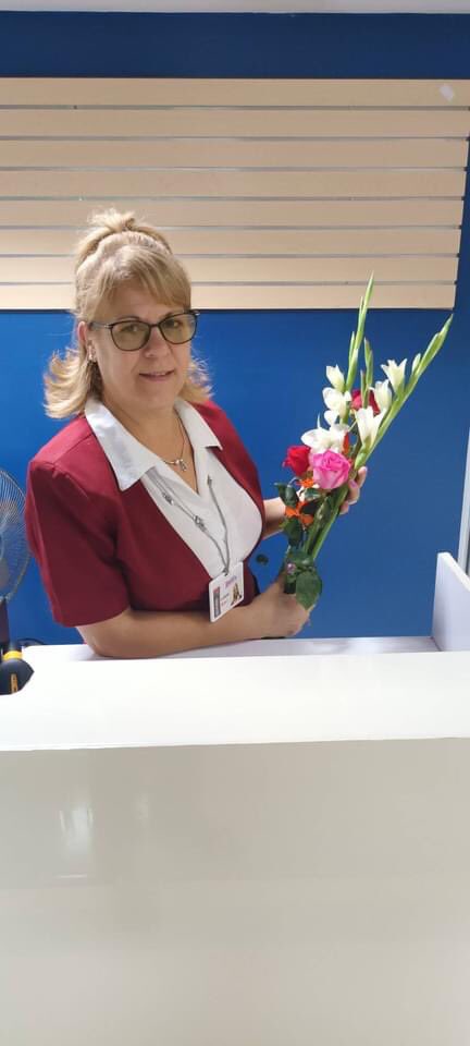 SucursalCarlos3's tweet photo. Una felicitación especial para nuestras trabajadoras. Sean merecedoras de todo nuestro respeto y admiración en tan importante fecha.
#45AniversarioCimex 
#MujeresEnRevolución 
#AlServicioDelPueblo
#AtenciónAlCliente 
#Cimex45Aniversario https://t.co/4pYJOJSVjs