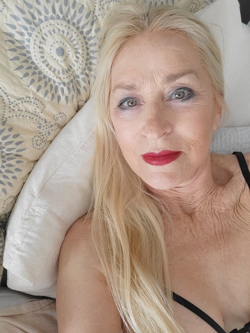 Fun Fact: I suck at taking selfies.  But today....  Feeling pretty. Unedited, no filter.  Available at<a href="/tag/bdsm"class="tags"><span>#bdsm</span></a><a href="/tag/switch"class="tags"><span>#switch</span></a><a href="/tag/erotic"class="tags"><span>#erotic</span></a><a href="/tag/deviant"class="tags"><span>#deviant</span></a><a href="/tag/eroticworld"class="tags"><span>#eroticworld</span></a><a href="/tag/likeminded"class="tags"><span>#likeminded</span></a>