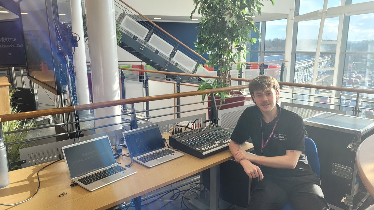 chrisum83's tweet photo. @SLCek Bit of a change at the mixer desk tonight, Dan is running the mic and music instead of me for the future jobs event 👍 #djdan 🤣 https://t.co/xPKTqbWOR6
