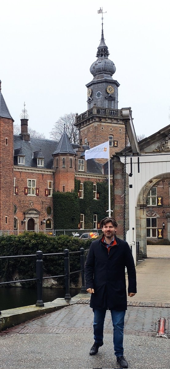 MichaelMyles's tweet photo. Slotdag Nyenrode! Vandaag de laatste dag van een mooie en leerzame periode. @NyenrodeBU #strategischinnoveren #breukelen https://t.co/yrjJyAUqPW