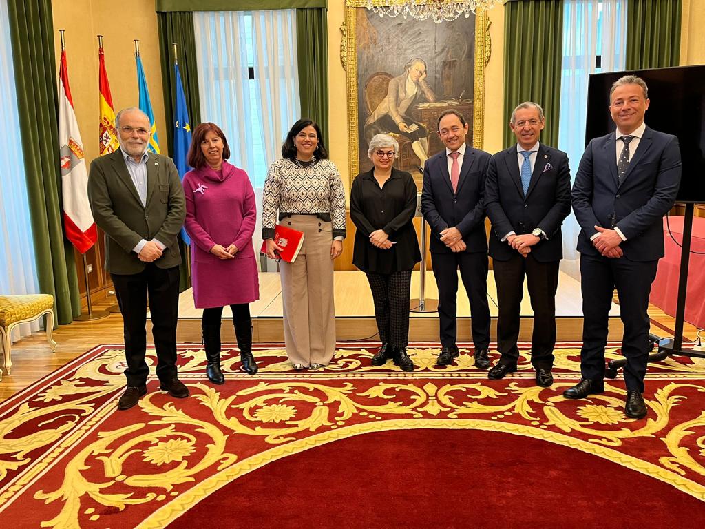 Hoy por la mañana se ha firmado el acuerdo para la construcción del Hospital <a href="/quironsalud/">quirónsalud</a> en el <a href="/AytoGijon/">AyuntamientoGijon</a>.