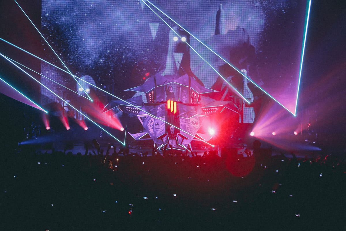 TheEDMNetwork's tweet photo. On this day 9 years ago, @Skrillex released his debut album 'Recess' 👽

What an iconic album and era ❤️‍🔥 https://t.co/Uh86ZE36cg
