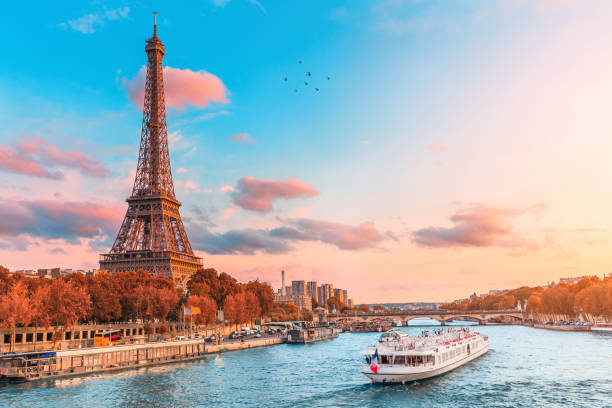 "Ils sont arrivés!" The staff and students on the trip to Paris have arrived! We hope they have a wonderful time on the trip.