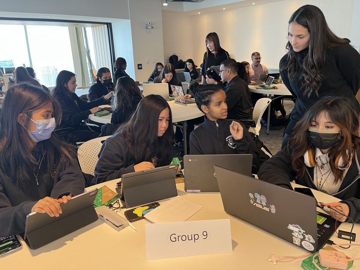 Happy international Women’s Day from <a href="/Microsoft/">Microsoft</a> headquarters. STEAM AND SHSM Depts working with <a href="/FCLEdu/">Fair Chance Learning</a> &amp; with our Ss transforming the norm with #microbits DigiGirlz hackathon. @LCSMADNESS
<a href="/ZeljkaTCDSBSHSM/">Zeljka</a> <a href="/TCDSB/">Toronto Catholic District School Board</a> @OLLNetwork <a href="/CorradoTC/">TC</a>