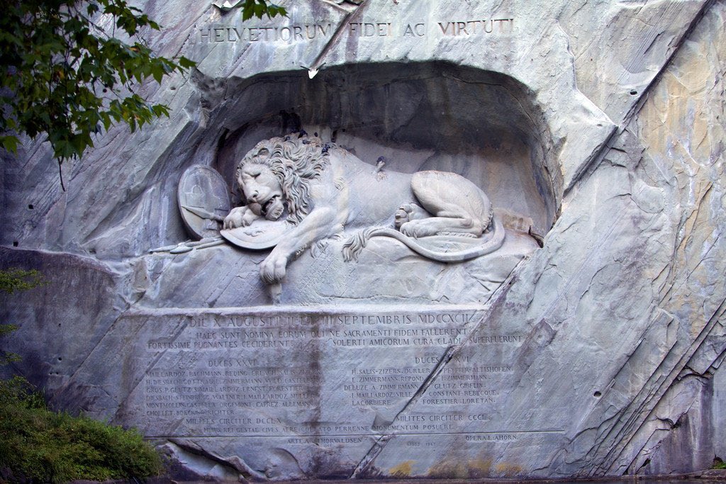 AcademiaAesthe1's tweet photo. The Lion of Lucerne is an 1821 monument by Bertel Thorvaldsen to the Swiss Guard killed in the Tuileries Palace during the French Revolution https://t.co/QzpNMtoBdY