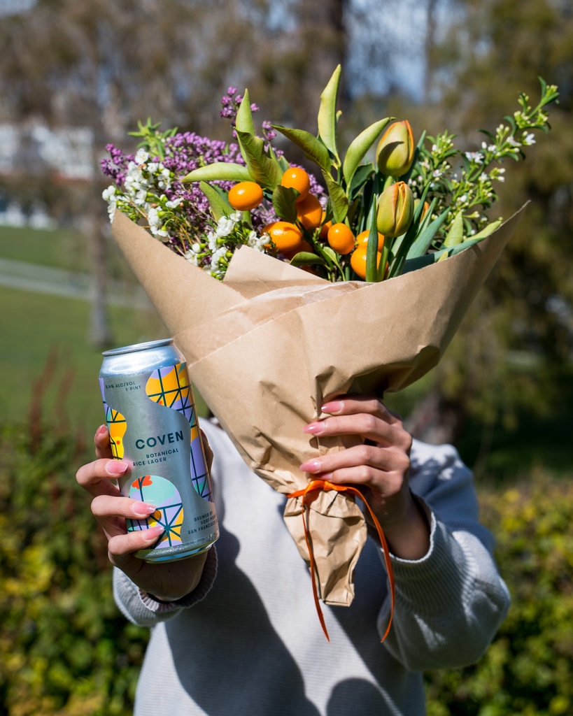 fortpointbeer's tweet photo. Coven, our bright, oh-so-spritzy Botanical Rice Lager created by the women of Fort Point is back! To celebrate International Women’s Day: get a 4-pack of Coven and a fresh, seasonal bouquet from our friends at Wallflower delivered today ONLY IN SF.

https://t.co/qCFJgX9VgE https://t.co/sJZFg9GpjE