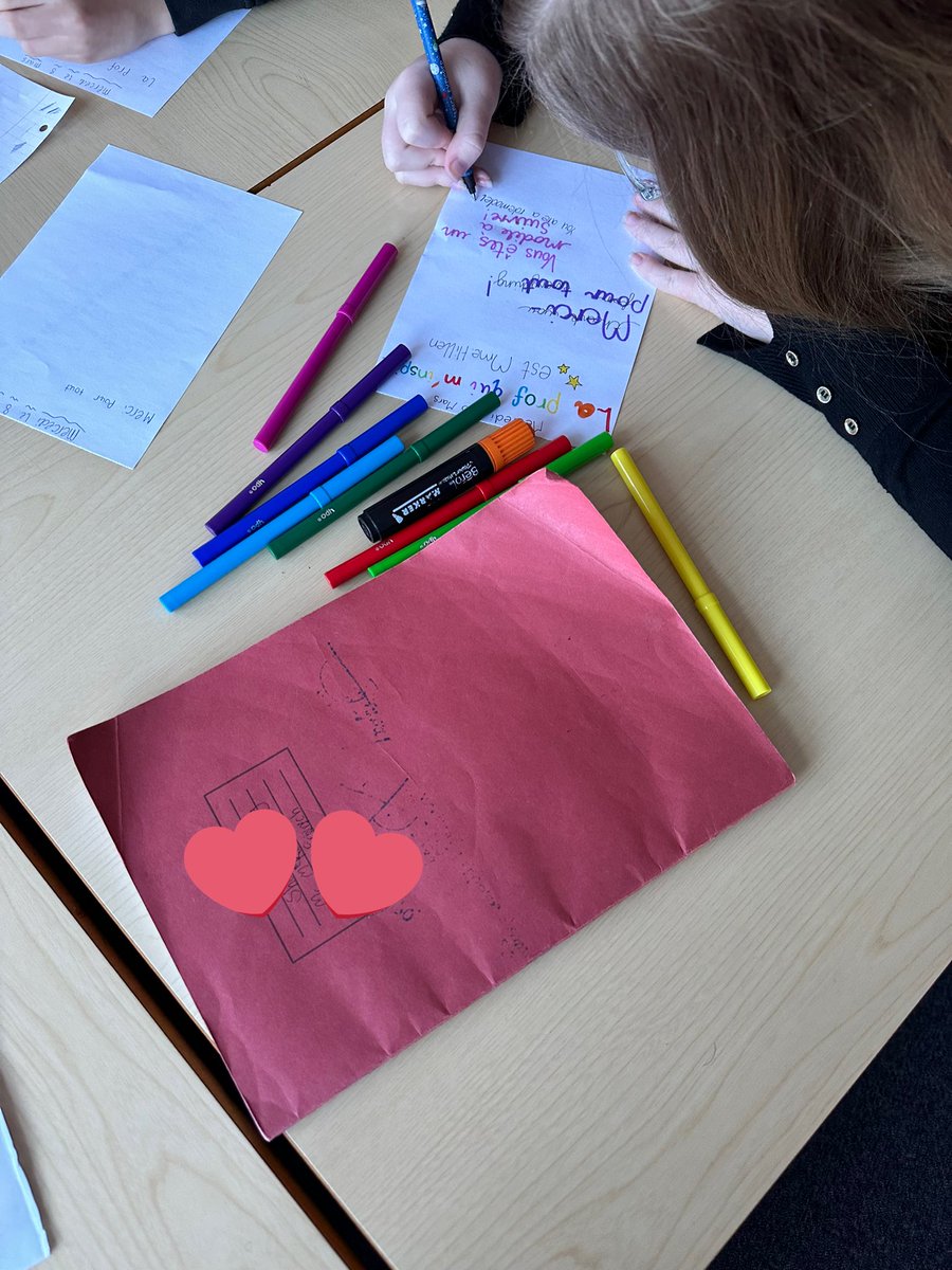 StKentsModLang's tweet photo. Our S1 &amp; S2 🇫🇷🇪🇸pupils celebrated #InternationalWomensDay by expressing their appreciation to our female teachers and PSW’s. So many staff were mentioned as being role models and huge inspirations to our young people. Gracias y merci! #DiaInternacionalDeLaMujer #JourneeDeLaFemme https://t.co/f8DMIEN34Y
