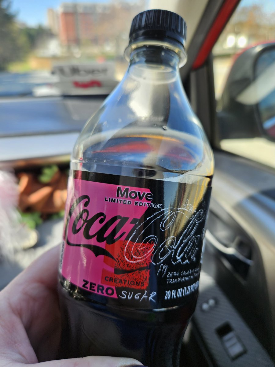 trafficbabe's tweet image. This tastes like Raspberry Zingers. @CocaCola #CokeMove #CocaColaMoveZero @sirump1968