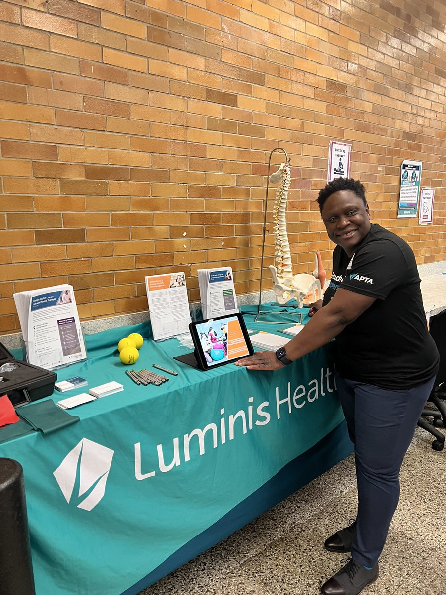 Viviana_Muci's tweet image. Rejection tests whether you’re serious about your dream. If I’d given up after multiple failed NPTE I wouldn’t be where I am today. #medicalmixer with #dptstudent and newly elected Director Of Community Laison Clarisse Labor @APTAofMaryland @APTAtweets #WomensDay #WomensDay2023