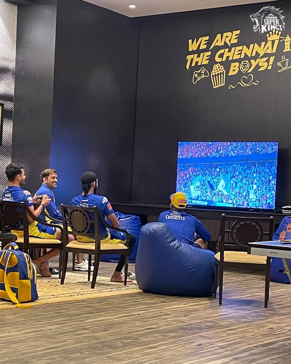 ChennaiIPL's tweet photo. Sportsmen by day, gamers by night! 🎮

#WhistlePodu #Yellove 🦁💛 https://t.co/R64ewLWDy5