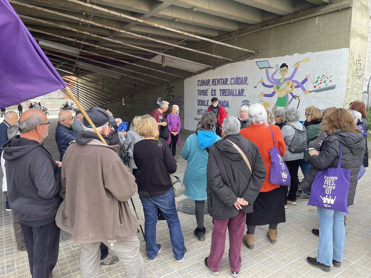 MPensionistabdn's tweet photo. Gràcies a totes per participar a la presentació de l’obra mural que avui hem presentat les dones del Moviment Pensionista de #Badalona
#8M23
#8MEssencials
#8MEsenciales
#8MBdn https://t.co/XY4WMtFVhd