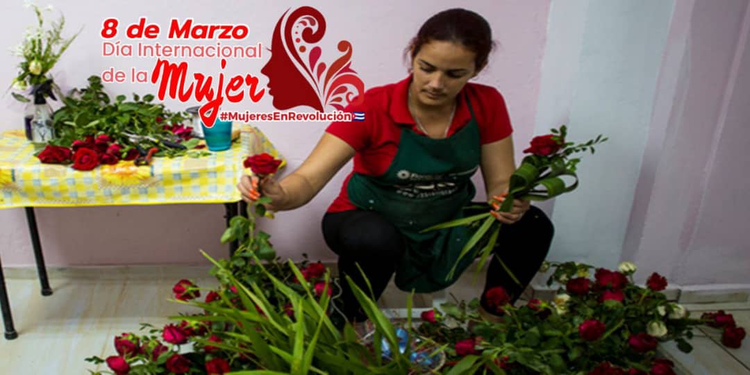 Mujer
lo mas cercano a una criatura angelical
la pincelada de un artista celestial
cuantas estrellas
se tuvieron que caer.
Mujer
la flor mas bella
que en el mundo se sembro
ese milagro
que ilumina el corazón.
#MujeresEnRevolución
#LatirAvileño