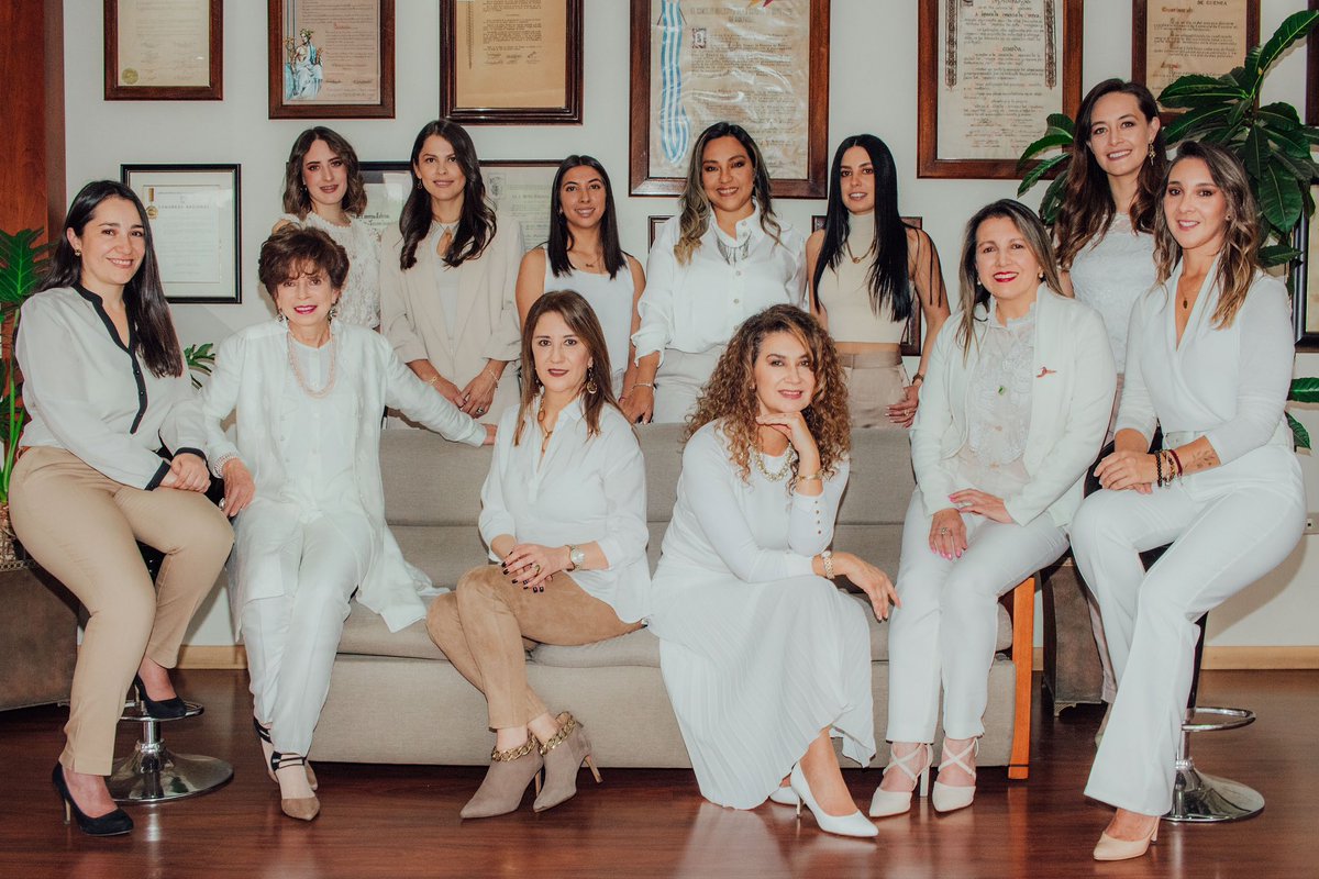 cccuenca's tweet photo. Hoy queremos destacar a las mujeres que conforman y representan a la  @cccuenca .

Emprendedoras, empresarias, científicas, políticas, madres, líderes y amigas.

Sigan siendo nuestro ejemplo y orgullo.

¡𝑮𝒓𝒂𝒄𝒊𝒂𝒔 𝒑𝒐𝒓 𝒕𝒂𝒏𝒕𝒐! https://t.co/uzqd2iYj6w