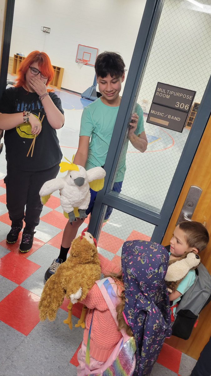 DrCarlaNeal's tweet image. Such a sweet little moment when our band kids stopped by to speak w their prek friends ❤️ #k8school #smallschoolsareawesomeschools #relationshipsmatter ⁦@BennettPreK⁩ ⁦@sallymurchison⁩ #OneChatham