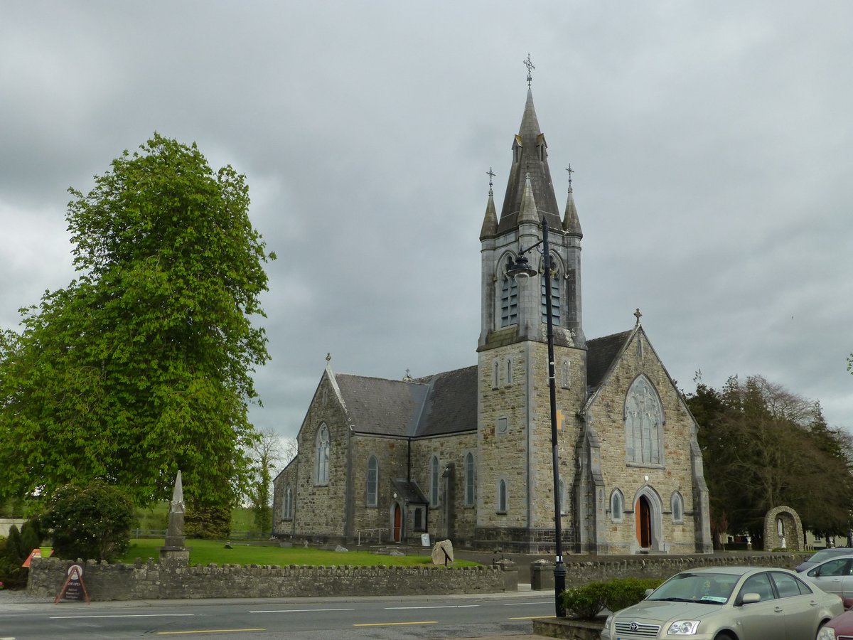 rsamuelsonb1's tweet photo. More pictures of #Ireland in the run up to #stpatricksday2023. The ast three photos are of #Clonmacnois...I assume the church photo is nearby, but I have since forgotten! https://t.co/qsebaVFYnH