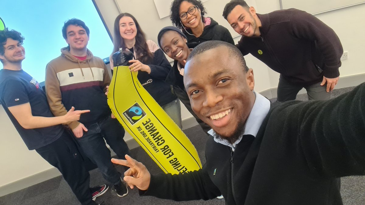 TatsfieldFT's tweet photo. Surrey Uni students support Fairtrade! #futureisfair #FairtradeFortnight https://t.co/YfThfUr3eZ