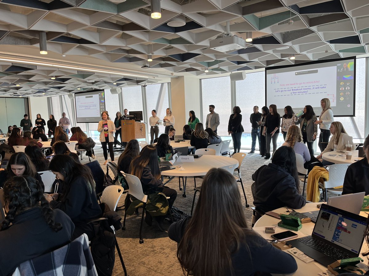 STEAM AND SHSM Depts working with <a href="/FCLEdu/">Fair Chance Learning</a> @MicrosoftEduCA DigiGirlz hackathon. “Why do we celebrate women?”@LCSMADNESS
<a href="/ZeljkaTCDSBSHSM/">Zeljka</a> <a href="/TCDSB/">Toronto Catholic District School Board</a> @OLLNetwork <a href="/CorradoTC/">TC</a> <a href="/NotreDameCSPC/">Notre Dame High School CSPC_TCDSB</a>
