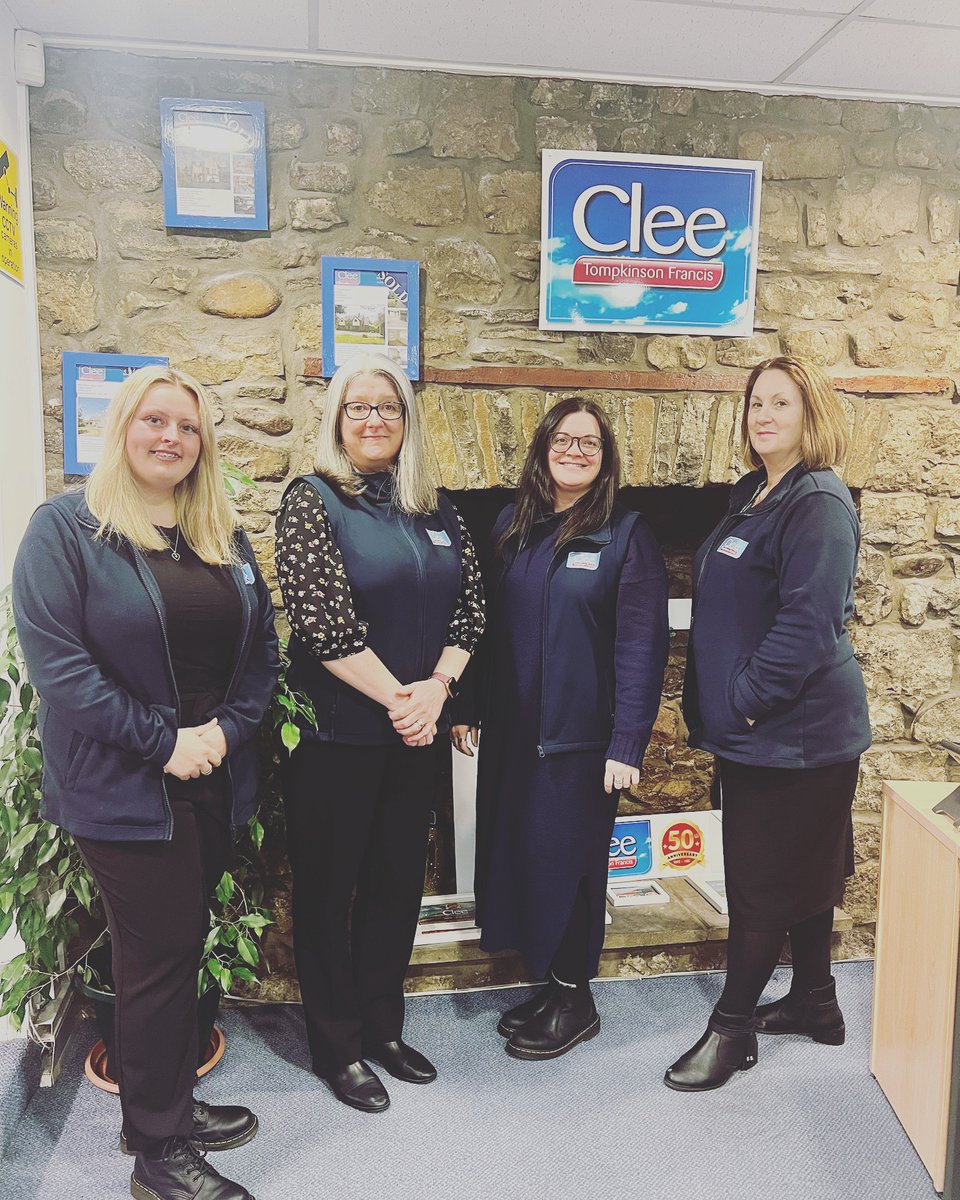 Clee_Ammanford's tweet photo. International Women’s Day 2023 #CleeAmmanford 

Diwrnod Rhyngwladol Y Merched 2023 #CleeRhydaman https://t.co/iuVitIxG16