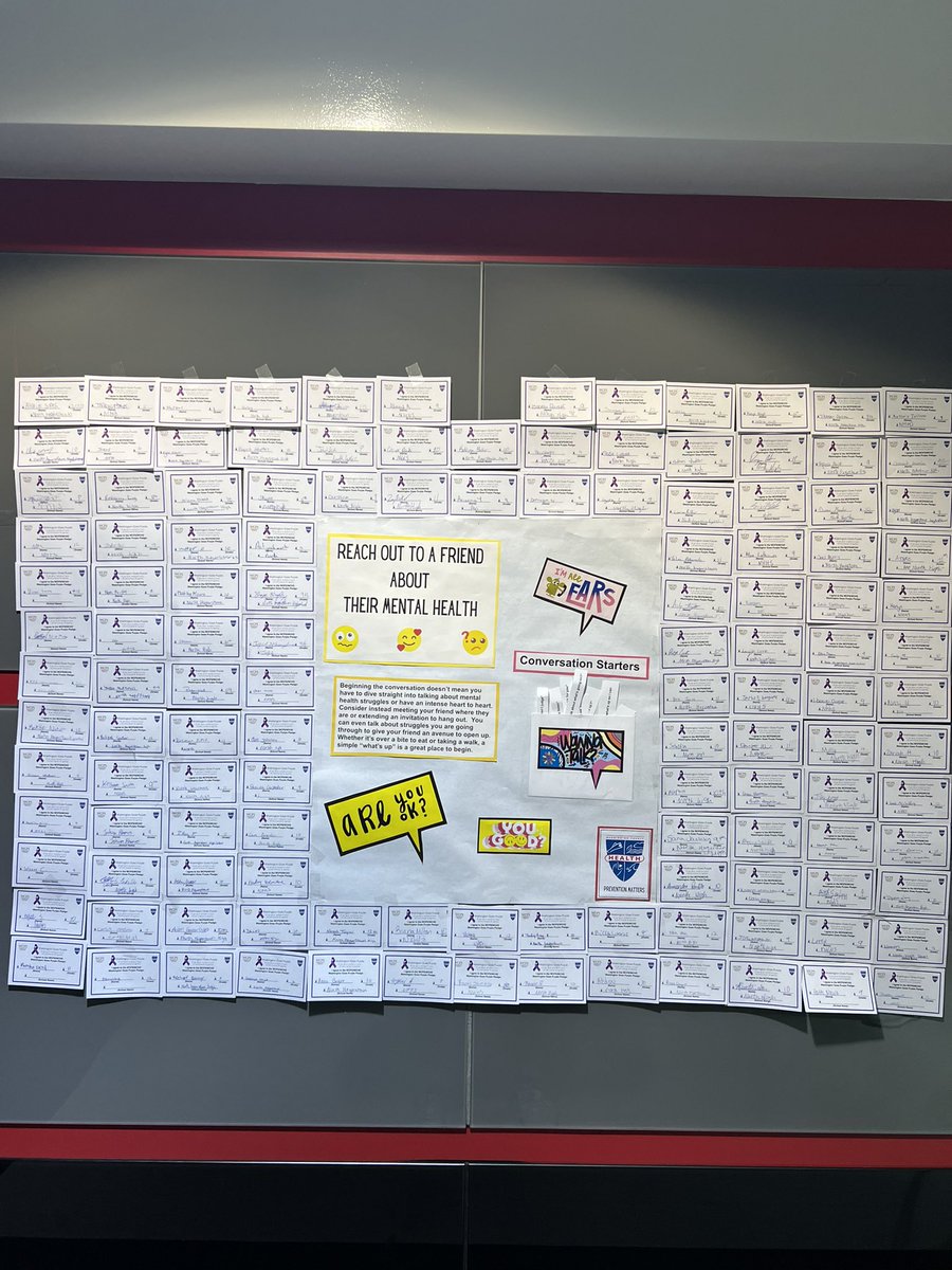 NHHS students signed their Washington Goes Purple pledge cards yesterday! <a href="/WCPSCounseling/">WCPS School Counseling</a> <a href="/helen_huffer1/">Helen Huffer</a> - we are focused on mental health awareness ! #MentalHealthMatters #HUBPride