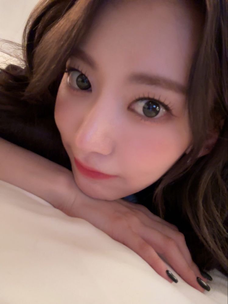 ssera_sakura's tweet photo. road to sleep na kasi tapos ko na reqs ko. finally? sana wala akong nakalimutang gawin 😂 https://t.co/4DkpSbWZJ3