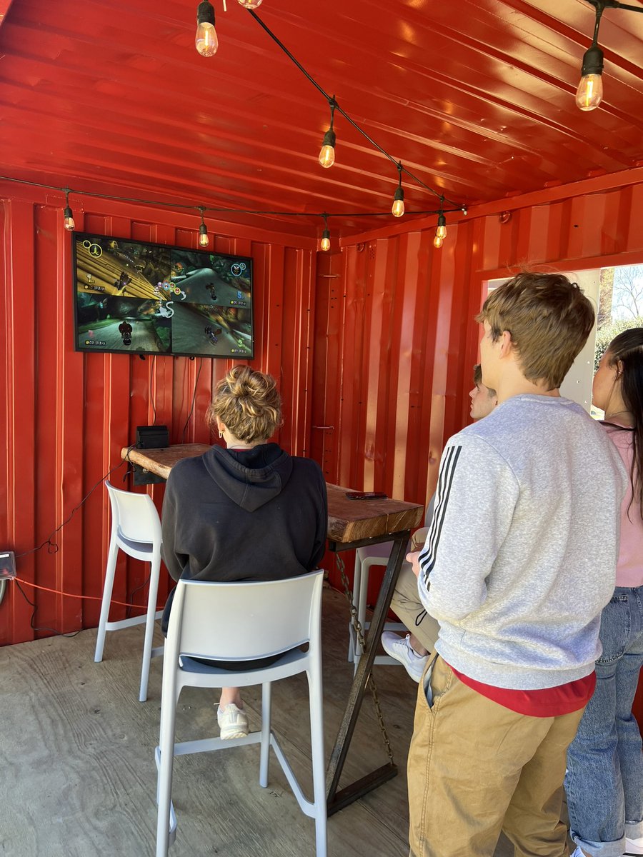 future_of_rec's tweet image. If you’re anywhere near @CentCampus come checkout National Retro Video Games with food trucks &amp;amp; games to play (I re-lived Mario Days) til 1:30pm. Great job #prt358 student teams that put today’s program on! @NCStateCNR @ncstate #activelearning #ThinkAndDo