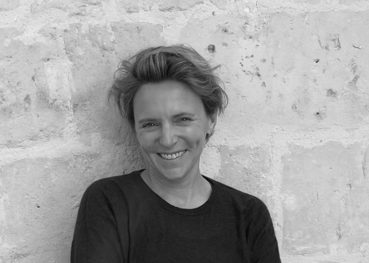 #RDDPromo2022 - 🎓<a href="/JulieJoly/">Julie Joly</a>, Directrice générale de @lobs, est la marraine de la promotion de diplômés  2022 ! 

La cérémonie de remise des diplômes pour la promotion 2022 aura lieu ce vendredi 10 mars à partir de 18h à <a href="/LaCiteCongres/">La Cité Nantes</a> lecolededesign.com/fr/la-une/juli… @sgouret <a href="/guellerin/">Christian Guellerin</a>