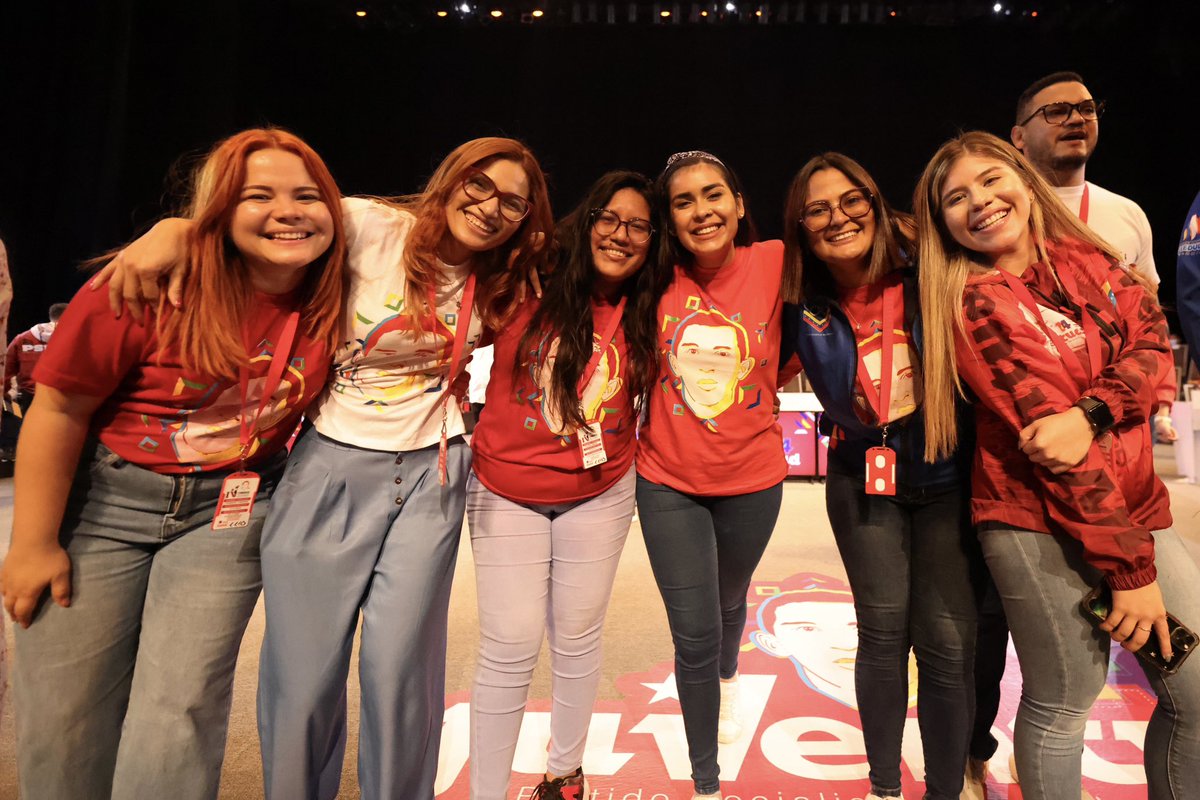 nicmaduroguerra's tweet photo. Hoy es un día para ratificar que la lucha por los derechos de las mujeres es fundamental para alcanzar un mundo más justo. Es también una oportunidad para celebrar nuestras victorias y comprometernos con lo que queda por hacer. 💜 ¡Sin feminismo no hay Revolución! https://t.co/krkVJqbc6R