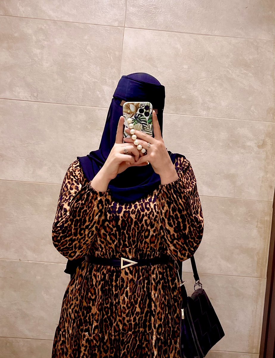 haneeneissa18's tweet photo. أنا فخورة جدًا بقوتي ، والإبتعاد عن كل من لا يستحقني.🖤 https://t.co/clizNtkFwH