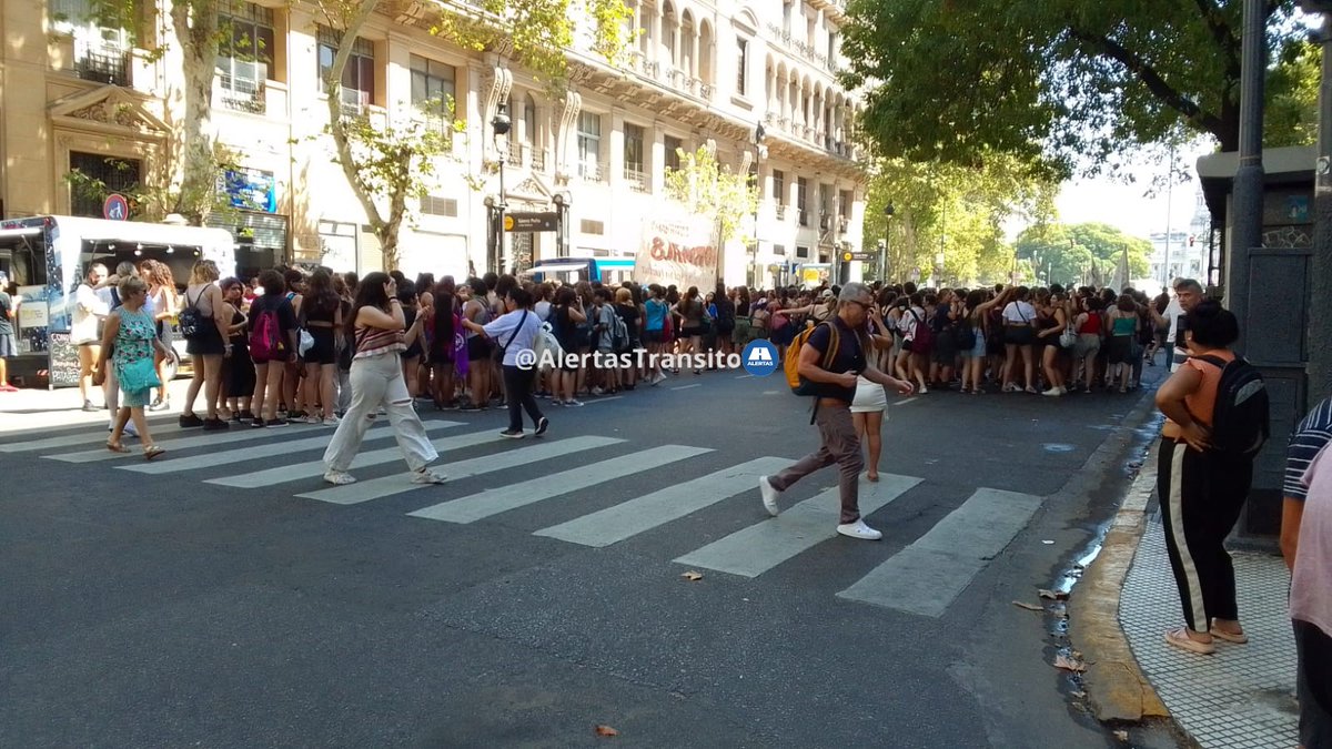 AlertasTransito's tweet photo. #8M
#AvdeMayo e/San José y Sáenz Peña
🚧 Seguí las novedades del estado de los #Piquetes y #Cortes
👉 https://t.co/Q3VsBtUYrN
#AlertasTransito #Manifestacion #Transito https://t.co/9wxOWpcuYz