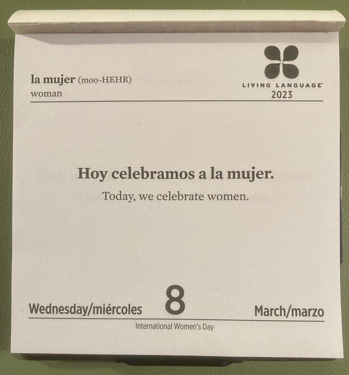 HelenTeachesEng's tweet photo. #HappyInternationalWomensDay2023
Hoy celebramos a la mujer / Today, we celebrate women
Thanks to my partner who bought me this #LivingLanguage Day-to-Day #Spanish #Calendar from @AndrewsMcMeel to help my #LanguageLearning
#IWD2023 #InternationalWomensDay2023 #DiaDeLaMujer #IWD https://t.co/bLUIIAc6we