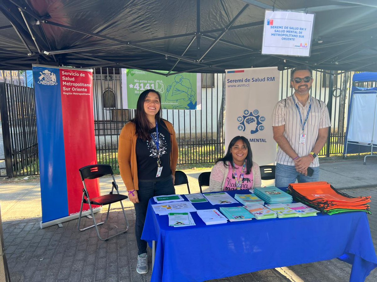SeremiSaludRM's tweet photo. Hoy en @DPPCordillera nuestro equipo de salud mental estuvo en la feria de servicios junto al equipo de Salud Mental del #SSMSO en conmemoración del #8M, #ChileParaTodas https://t.co/XqWTWKDy8Y
