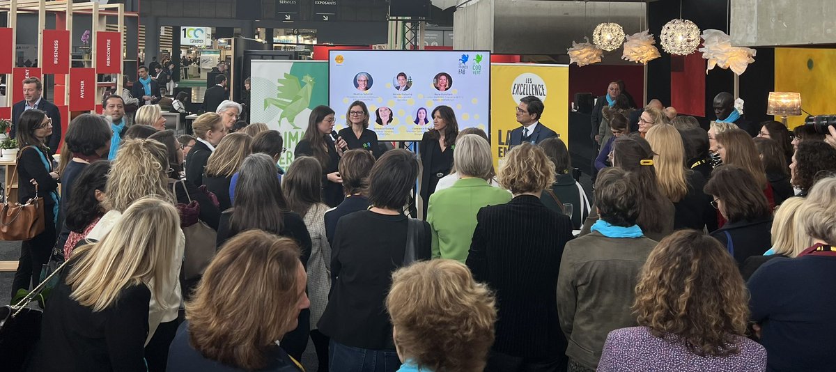 #GILYON23 60 dirigeantes #lesexcellence et cté #coqvert rassemblées autour de <a href="/NicolasDufourcq/">Nicolas Dufourcq</a> et <a href="/RolandLescure/">Roland Lescure</a> pr échanger sur la décarbonation #journeeinternationaledesdroitsdesfemmes 👏 aux intervenantes qui portent avec fierté la voix(e) de l’#industrie <a href="/LaFrenchFab/">La French Fab</a> 💙🤍❤️