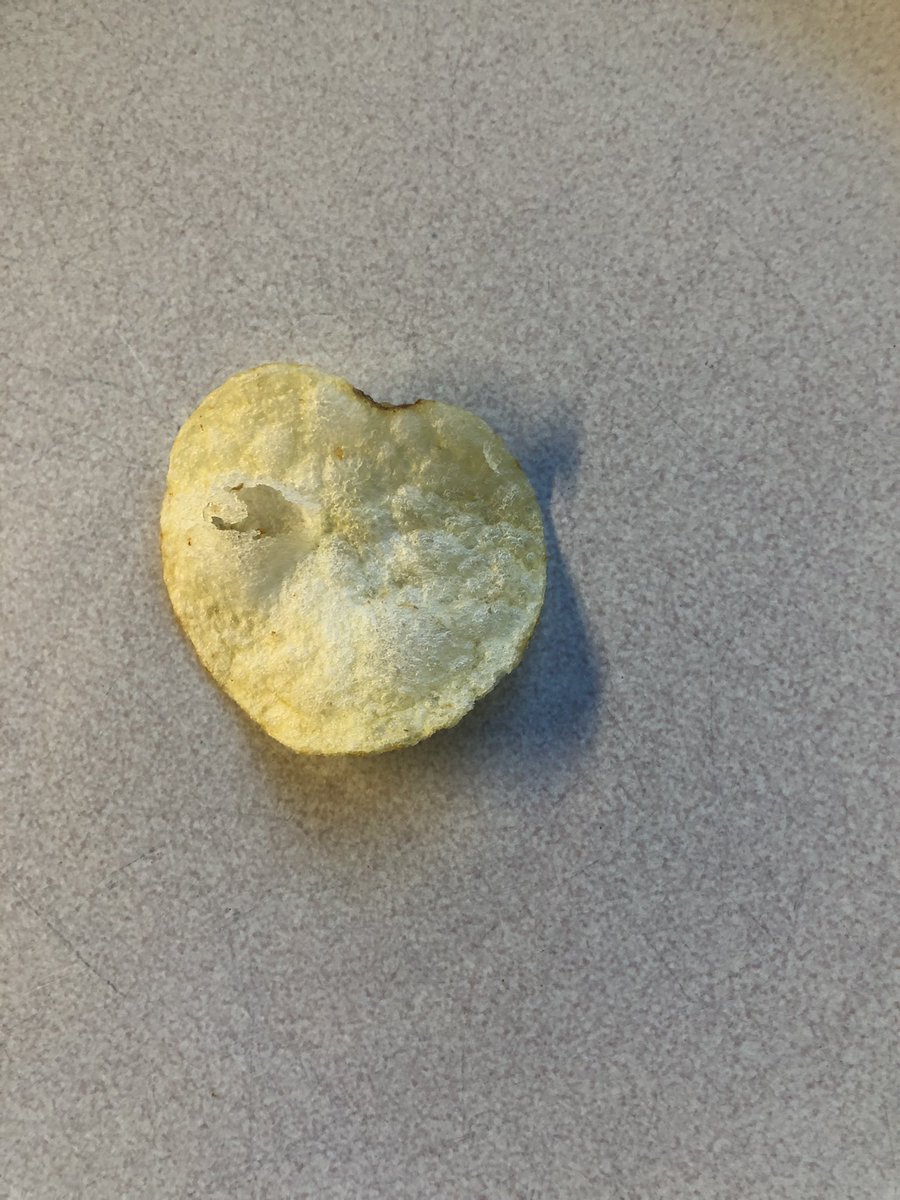 jonnyjohnston77's tweet photo. Heart shaped crisp? #lovefromwalkers https://t.co/Kjw8EHVGYa