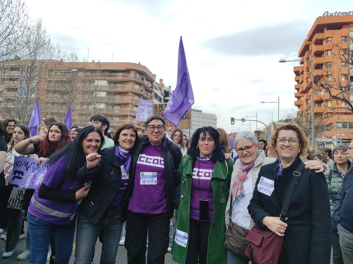 #8M2023 <a href="/CCOOLleida/">CCOO Lleida</a> a la manifestació amb <a href="/marealilalleida/">Marea Lila de Lleida ♀️</a>