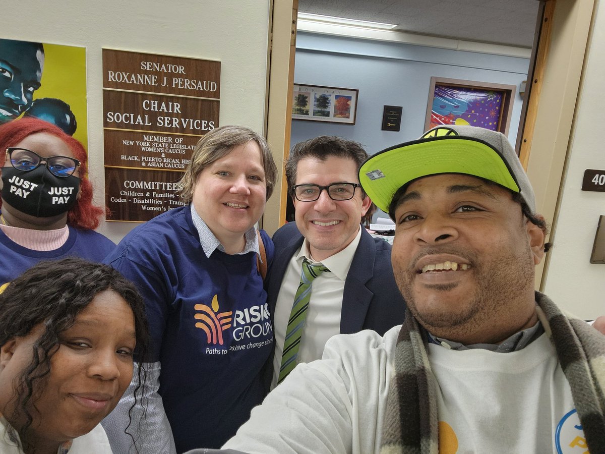 Rolling around LOB with amazing team from @risinggroundny talking #FairPay #JustPay #FundtheFrontline
It's embarrassing and shameful that NYS doesn't support our essential community workforce with a basic living wage.

Thank you for standing with us @SenatorPersaud 
@HSC_NY