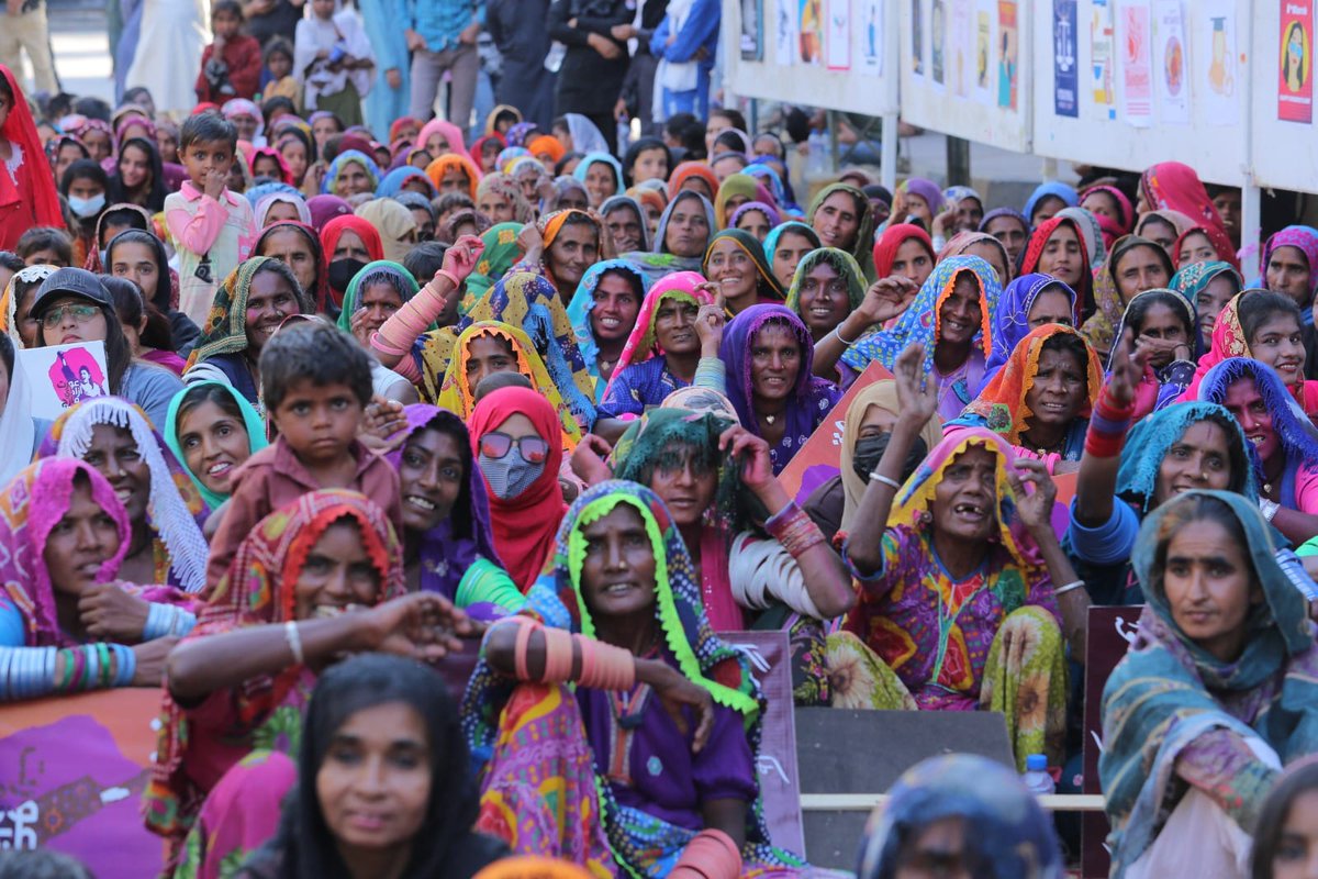 sangistram's tweet photo. The dire need for women's empowerment!
#AuratMarch2023  #WomenEmpowerment  #Sindh 
#عورت_مارچ 

Photo courtesy. Amar Sindhu https://t.co/89PXcuwz1N